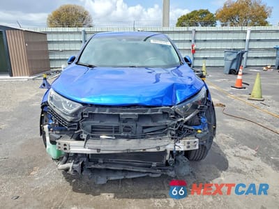 Piąte zdjęcie samochodu w środku: 2022 HONDA CR-V SE VIN:7FARW1H77NE013368 - miniatura