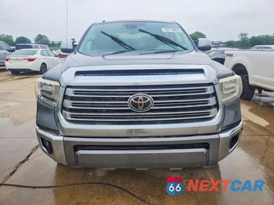 Piąte zdjęcie samochodu w środku: 2018 TOYOTA TUNDRA 1794 EDITION VIN:5TFAW5F12JX730839 - miniatura