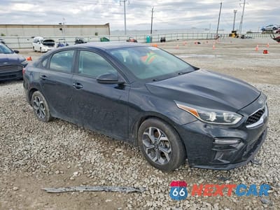 Czwarte zdjęcie samochodu z boku: 2019 KIA FORTE LXS VIN:3KPF24AD5KE061514 - miniatura