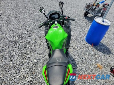 Zdjęcie 6 z 9 samochodu: 2024 KAWASAKI EX650 P VIN:ML5EXEP17RDAC6588 - miniatura