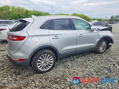 Trzecie zdjęcie samochodu z tyłu: 2019 LINCOLN MKC VIN:5LMCJ1C92KUL27143 - miniatura