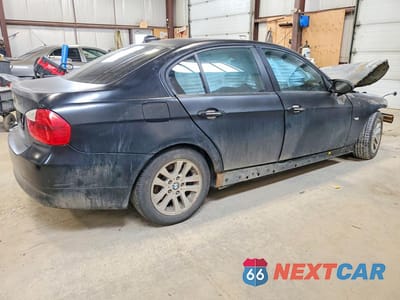 Trzecie zdjęcie samochodu z tyłu: 2006 BMW 325 XI VIN:WBAVD13556KV09650 - miniatura