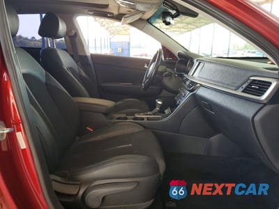 Zdjęcie 7 z 12 samochodu: 2019 KIA OPTIMA S VIN:5XXGT4L34KG327926 - miniatura
