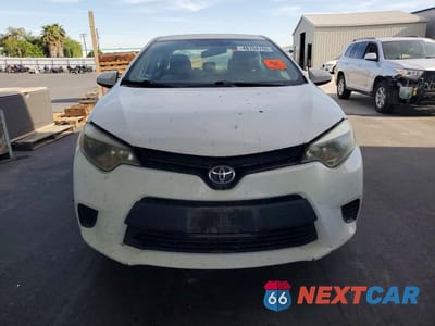 Piąte zdjęcie samochodu w środku: 2014 TOYOTA COROLLA LE VIN:5YFBURHE4EP050589 - miniatura