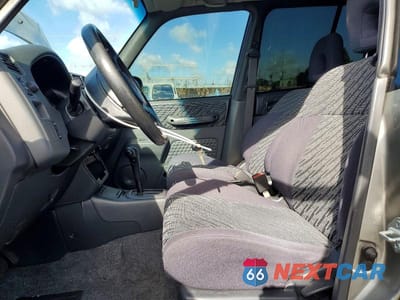 Zdjęcie 7 z 12 samochodu: 2000 TOYOTA RAV4 BASE VIN:JT3GP10V2Y7071199 - miniatura