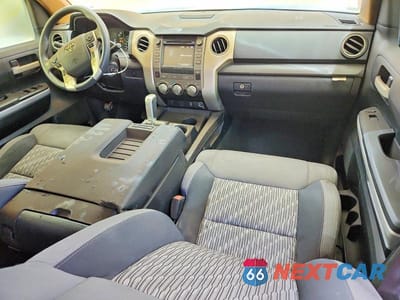 Zdjęcie 8 z 12 samochodu: 2019 TOYOTA TUNDRA SR5 VIN:5TFRM5F10KX144280 - miniatura