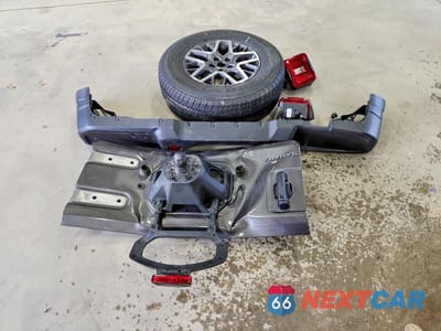 Zdjęcie 12 z 13 samochodu: 2025 JEEP WRANGLER SAHARA VIN:1C4PJXEN6SW654249 - miniatura