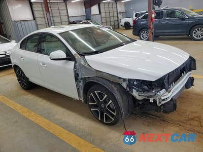 Czwarte zdjęcie samochodu z boku: 2017 VOLVO S60 DYNAMIC VIN:YV140MTL9H2431784 - miniatura