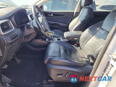 Zdjęcie 7 z 12 samochodu: 2017 KIA SORENTO VIN:5XYPK4A50HG194299 - miniatura