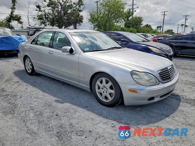 Czwarte zdjęcie samochodu z boku: 2000 MERCEDES-BENZ S 500 VIN:WDBNG75J8YA093477 - miniatura