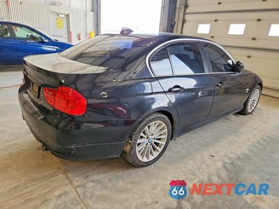 Trzecie zdjęcie samochodu z tyłu: 2011 BMW 335 XI VIN:WBAPL5C53BA917888 - miniatura