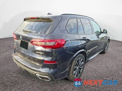 Czwarte zdjęcie samochodu z boku: 2019 BMW X5 XDRIVE50I VIN:5UXJU2C59KLN64581 - miniatura