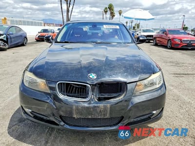 Piąte zdjęcie samochodu w środku: 2010 BMW 328 I VIN:WBAPH7G51ANM51148 - miniatura