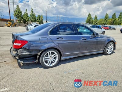 Trzecie zdjęcie samochodu z tyłu: 2014 MERCEDES-BENZ C 250 VIN:WDDGF4HBXER315777 - miniatura