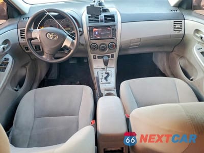 Zdjęcie 8 z 11 samochodu: 2013 TOYOTA COROLLA LE VIN:2T1BU4EE3DC016813 - miniatura