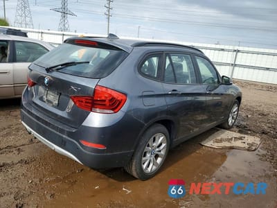 Trzecie zdjęcie samochodu z tyłu: 2013 BMW X1 XDRIVE28I VIN:WBAVL1C52DVR91394 - miniatura
