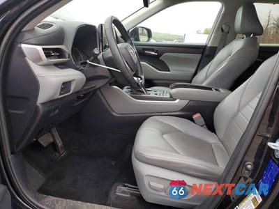 Zdjęcie 7 z 13 samochodu: 2021 TOYOTA HIGHLANDER XLE VIN:5TDGZRBH8MS143535 - miniatura