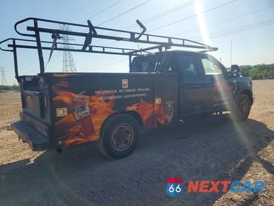 Trzecie zdjęcie samochodu z tyłu: 2019 FORD F250 SUPER DUTY VIN:1FD7X2A6XKEF22192 - miniatura