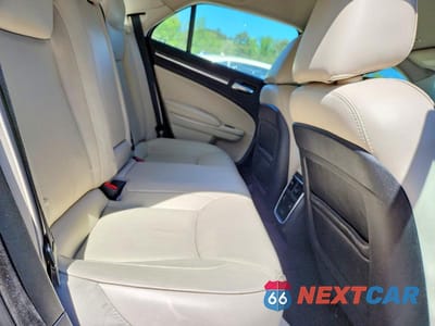 Zdjęcie 10 z 12 samochodu: 2019 CHRYSLER 300 LIMITED VIN:2C3CCAKG8KH542972 - miniatura
