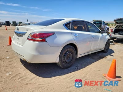 Trzecie zdjęcie samochodu z tyłu: 2015 NISSAN ALTIMA 2.5 S VIN:1N4AL3AP2FC484808 - miniatura