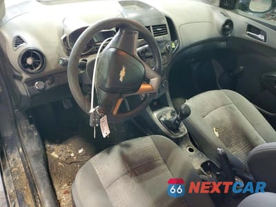 Zdjęcie 8 z 12 samochodu: 2012 CHEVROLET SONIC LS VIN:1G1JB6SH3C4189141 - miniatura