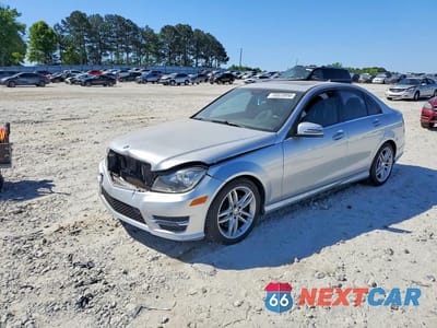 2013 MERCEDES-BENZ C 300 4MATIC WDDGF8AB3DG135939 - główne zdjęcie licytacji z USA - miniatura