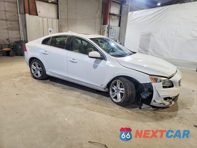 Czwarte zdjęcie samochodu z boku: 2014 VOLVO S60 T5 VIN:YV1612FH7E2275127 - miniatura