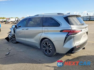 Drugie zdjęcie samochodu z przodu: 2025 TOYOTA SIENNA PLATINUM 7-PASSENGER VIN:5TDESKFC5SS157827 - miniatura