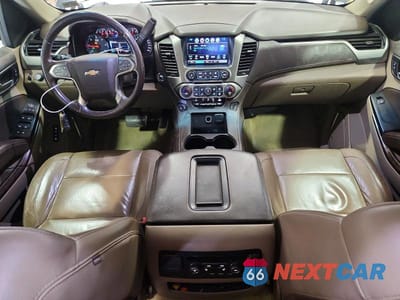 Zdjęcie 8 z 13 samochodu: 2018 CHEVROLET SUBURBAN K1500 LT VIN:1GNSKHKC5JR280849 - miniatura