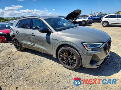 Czwarte zdjęcie samochodu z boku: 2022 AUDI E-TRON CHRONOS VIN:WA1VABGE0NB023137 - miniatura