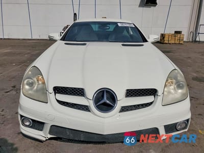 Piąte zdjęcie samochodu w środku: 2009 MERCEDES-BENZ SLK 350 VIN:WDBWK58F69F190423 - miniatura