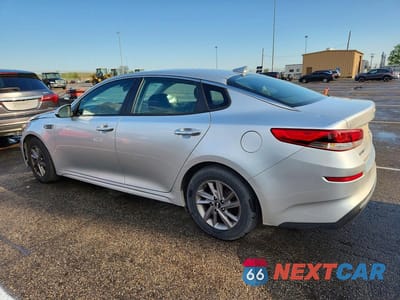 Drugie zdjęcie samochodu z przodu: 2020 KIA OPTIMA LX VIN:5XXGT4L37LG420585 - miniatura