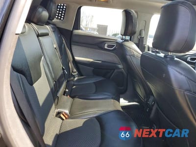 Zdjęcie 11 z 12 samochodu: 2022 JEEP COMPASS LATITUDE VIN:3C4NJDBB4NT199766 - miniatura