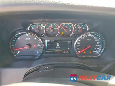 Zdjęcie 9 z 13 samochodu: 2018 CHEVROLET SUBURBAN K1500 LS VIN:1GNSKGKC2JR122818 - miniatura