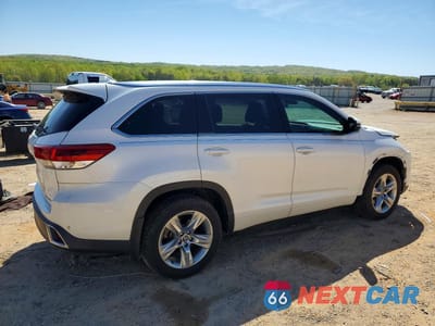 Trzecie zdjęcie samochodu z tyłu: 2019 TOYOTA HIGHLANDER LIMITED VIN:5TDDZRFH8KS956576 - miniatura
