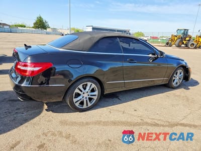 Trzecie zdjęcie samochodu z tyłu: 2011 MERCEDES-BENZ E 350 VIN:WDDKK5GF0BF100955 - miniatura