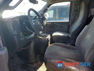 Zdjęcie 7 z 12 samochodu: 2017 GMC SAVANA G2500 UTILITY / SERVICE VAN VIN:1GTW7BFG8H1105395 - miniatura