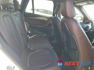 Zdjęcie 11 z 13 samochodu: 2016 BMW X1 XDRIVE28I VIN:WBXHT3Z38G4A51831 - miniatura