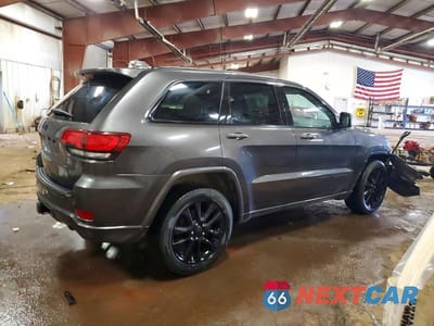 Trzecie zdjęcie samochodu z tyłu: 2017 JEEP GRAND CHEROKEE LAREDO VIN:1C4RJFAGXHC767397 - miniatura