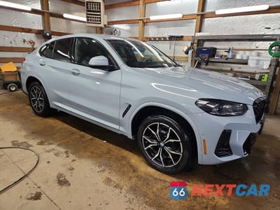 Czwarte zdjęcie samochodu z boku: 2025 BMW X4 XDRIVE30I VIN:5UX33DT09S9Y15415 - miniatura