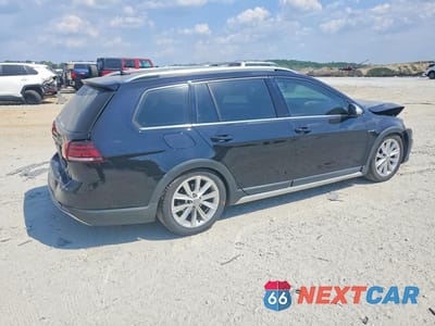 Trzecie zdjęcie samochodu z tyłu: 2017 VOLKSWAGEN GOLF ALLTRACK S VIN:3VWH17AU4HM526745 - miniatura