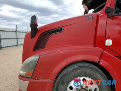 Zdjęcie 7 z 10 samochodu: 2009 VOLVO VN VNL VIN:4V4NC9TG99N279074 - miniatura