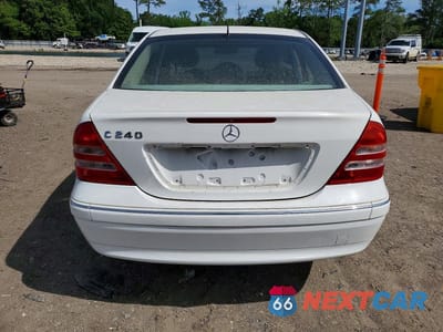 Zdjęcie 6 z 13 samochodu: 2003 MERCEDES-BENZ C 240 VIN:WDBRF61J83A412342 - miniatura