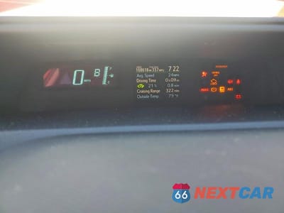 Zdjęcie 9 z 12 samochodu: 2014 TOYOTA PRIUS C TWO VIN:JTDKDTB3XE1082312 - miniatura