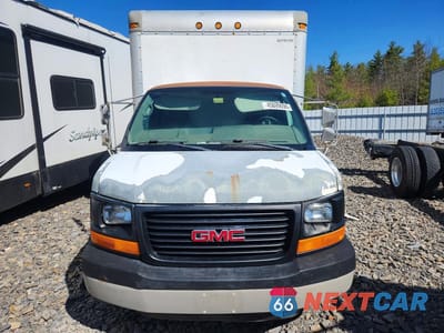 Piąte zdjęcie samochodu w środku: 2006 GMC SAVANA BOX TRUCK VIN:1GDHG31U061248233 - miniatura