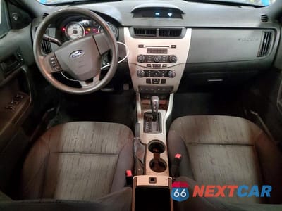 Zdjęcie 8 z 12 samochodu: 2011 FORD FOCUS SE VIN:1FAHP3FN3BW131822 - miniatura