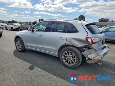 Drugie zdjęcie samochodu z przodu: 2010 AUDI Q5 PREMIUM PLUS VIN:WA1LKAFP8AA099710 - miniatura