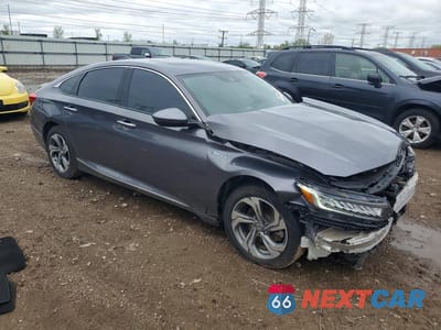 Czwarte zdjęcie samochodu z boku: 2018 HONDA ACCORD TOURING HYBRID VIN:1HGCV3F99JA006186 - miniatura