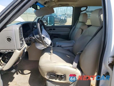Zdjęcie 7 z 13 samochodu: 2001 CHEVROLET SUBURBAN C2500 LT VIN:3GNGK26G91G269837 - miniatura