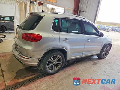 Trzecie zdjęcie samochodu z tyłu: 2017 VOLKSWAGEN TIGUAN SPORT VIN:WVGTV7AX7HK019420 - miniatura